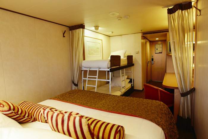 Nicko Cruises Vasco Da Gama Inside Cabin FrontAft 2.jpg